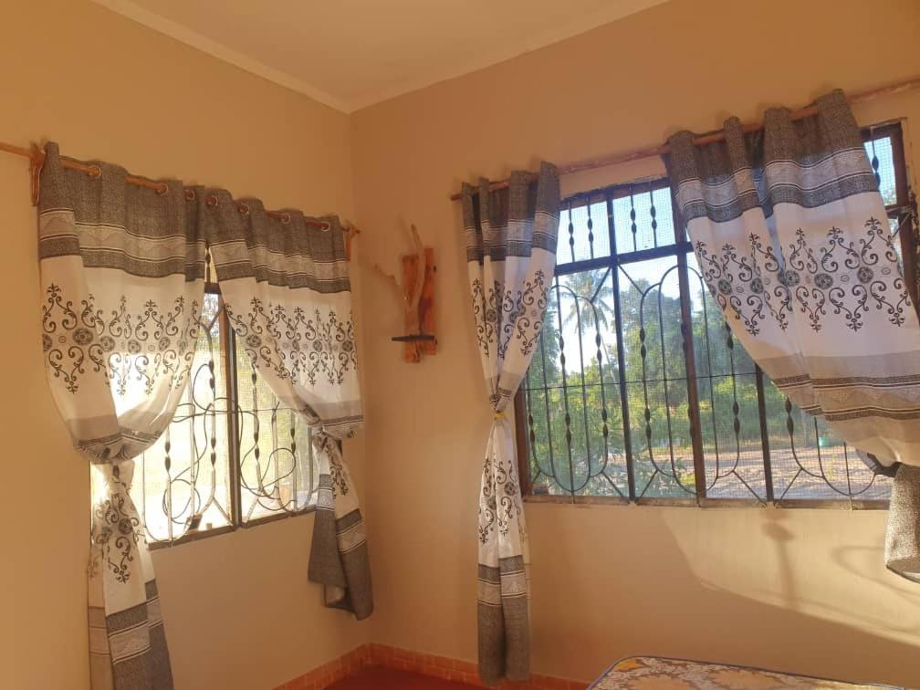 Bed and Breakfast Rasta House Килиндони Экстерьер фото